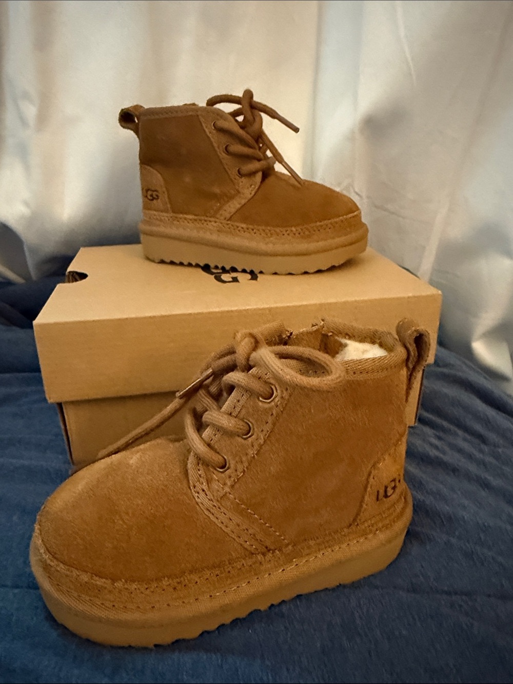UGG Kids Chestnut Lace-Up Suede Boot